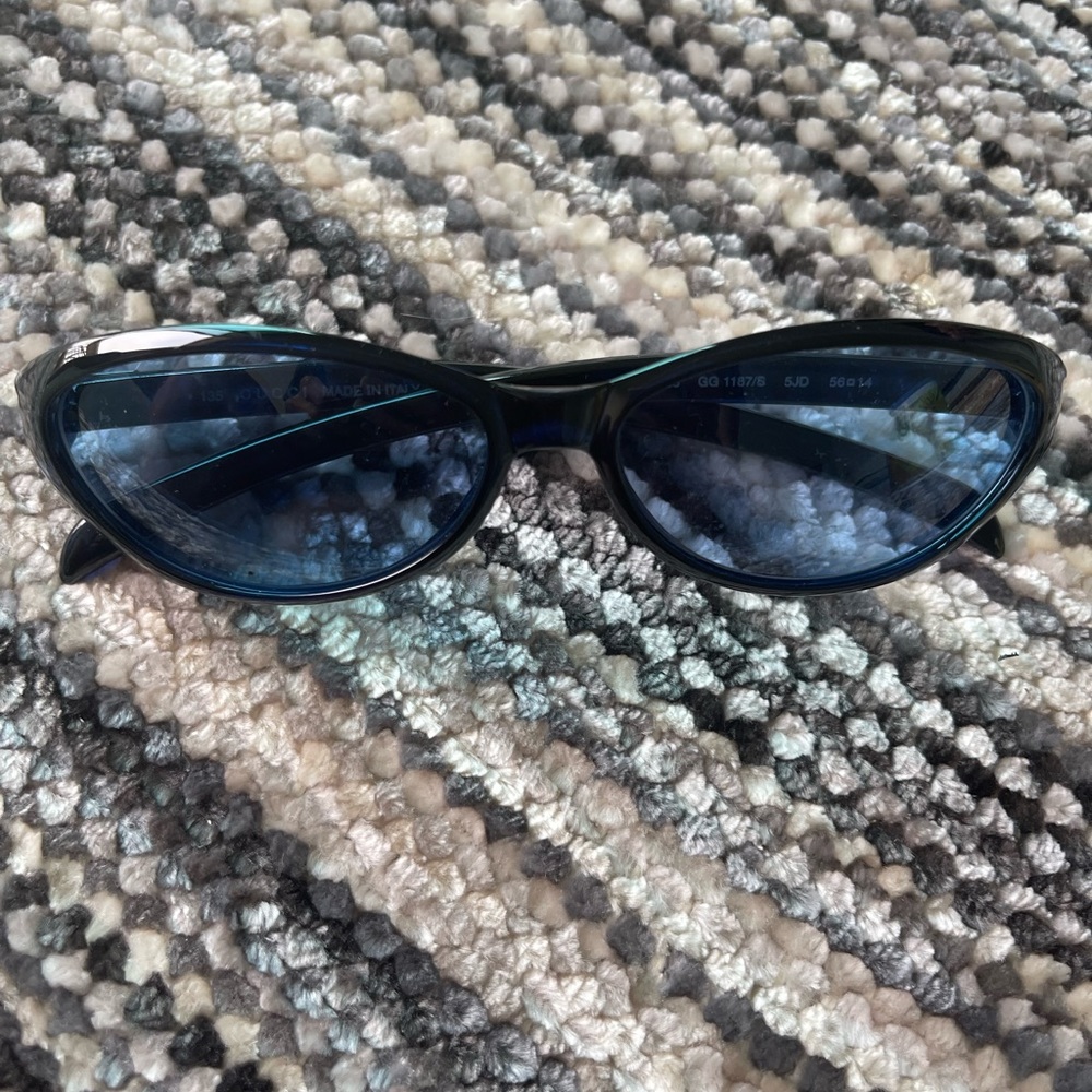 GUCCI SUNGLASSES 🕶️